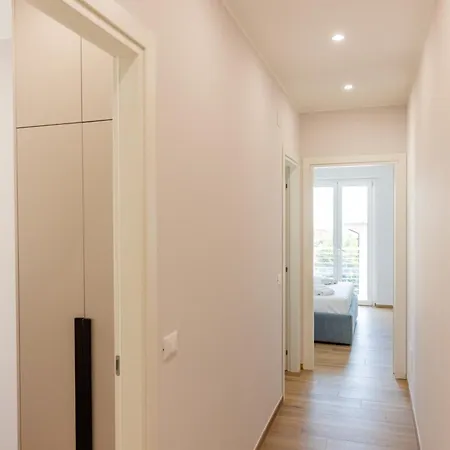 Luxury Seaside Escape - Aurum Apartmán