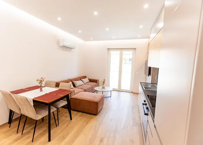 Luxury Seaside Escape - Aurum Daire