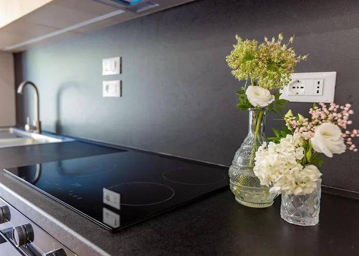 Luxury Seaside Escape - Aurum Daire *