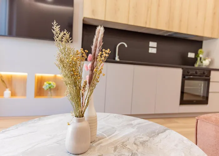 Luxury Seaside Escape - Aurum Daire