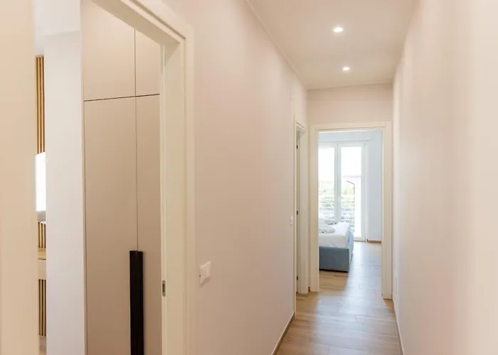 Luxury Seaside Escape - Aurum Daire