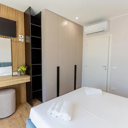 Luxury Seaside Escape - Aurum Apartament *