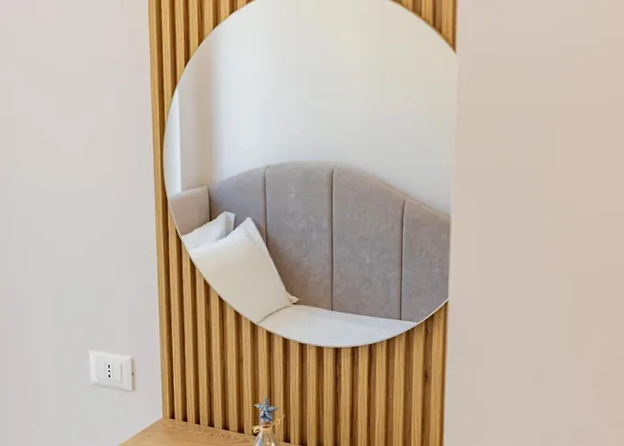 Luxury Seaside Escape - Aurum דירה